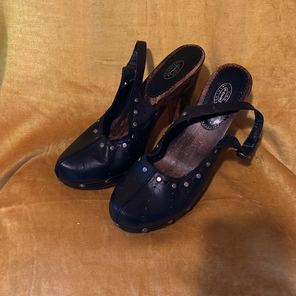 Vintage 70’s dr scholl’s. Size 39/8. Wooden heel with studs. Made in Brazil